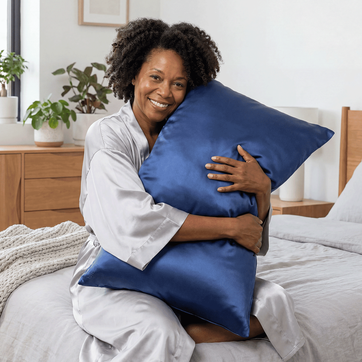 Blissy 100% Mulberry 22-Momme Silk Pillowcase - Blue - King