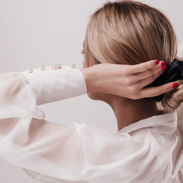 How Do Silk Scrunchies Benefit Your Hair?