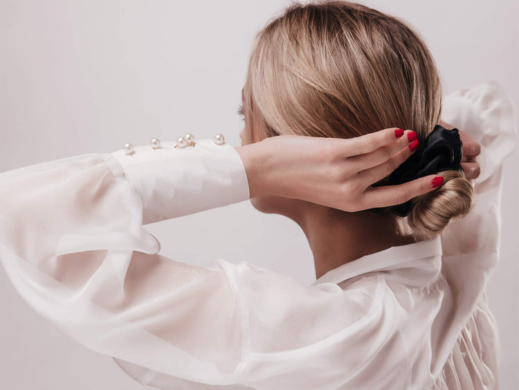 How Do Silk Scrunchies Benefit Your Hair? – Blissy