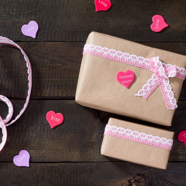 Valentine's Day Gift Wrapping Ideas: Presents With a Personal Touch