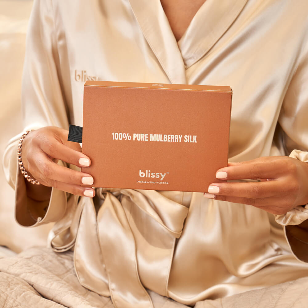 Bronze Blissy Bonnet Close-Up – Blissy 22 Momme Silk