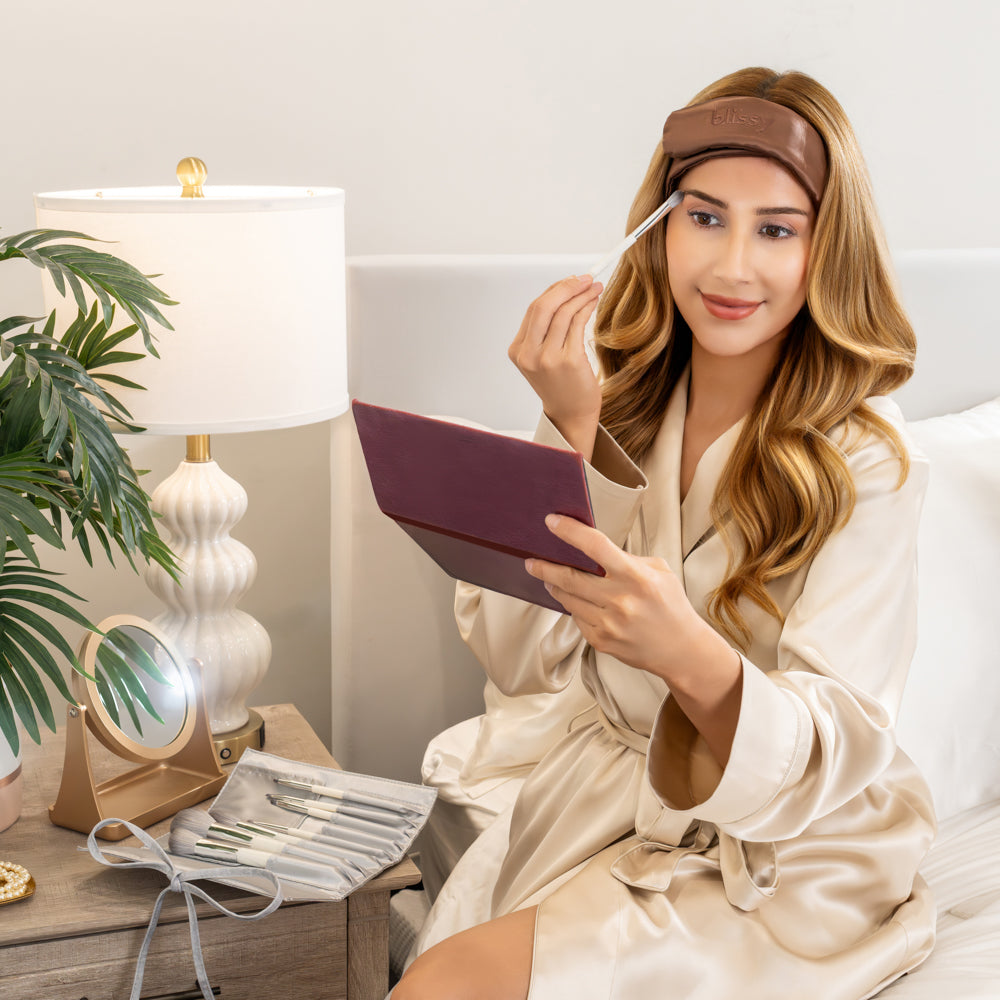 Blissy Chocolate Blissy Beauty Band Lifestyle – Mulberry Silk