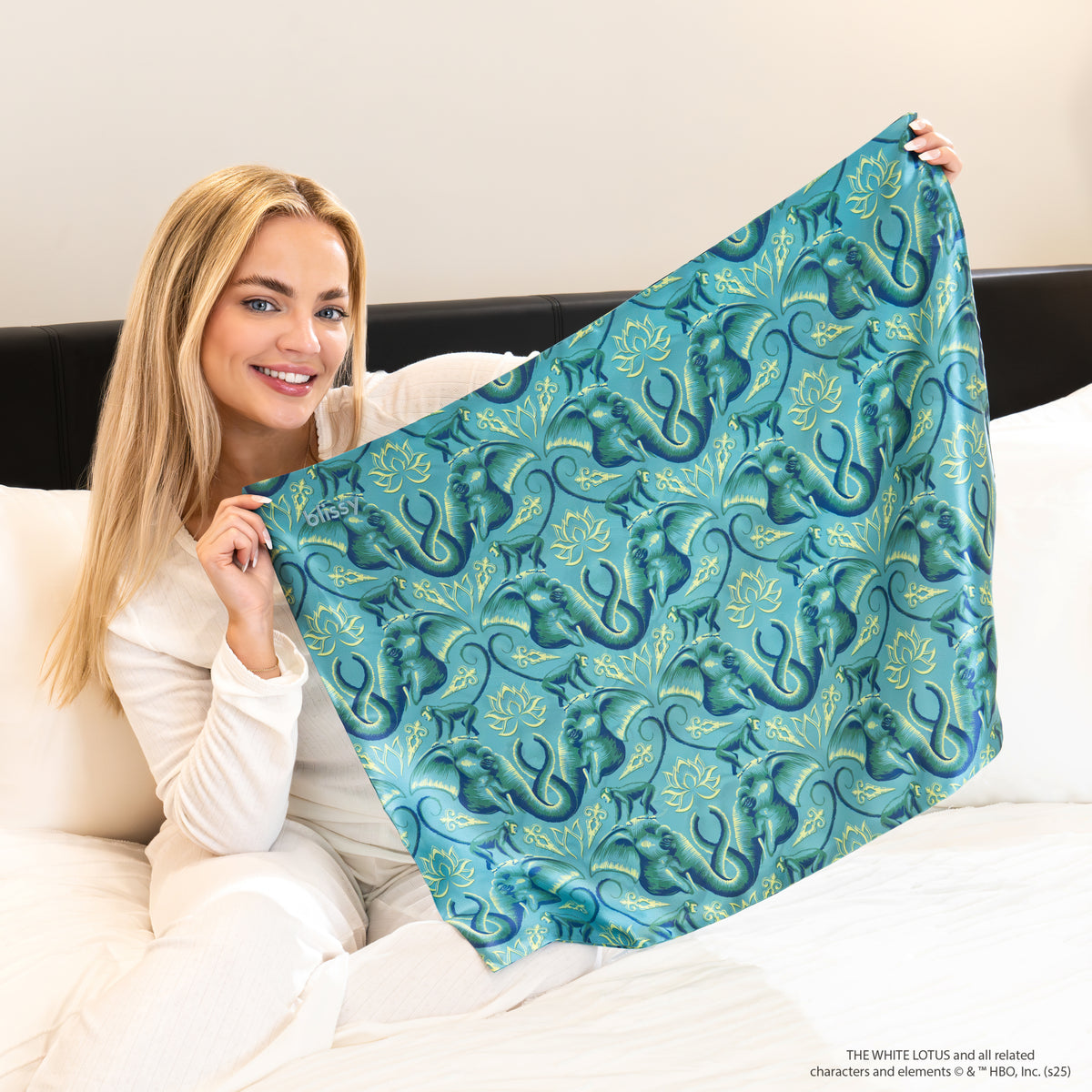 Blissy Standard White Lotus Pillowcase Lifestyle – Mulberry Silk