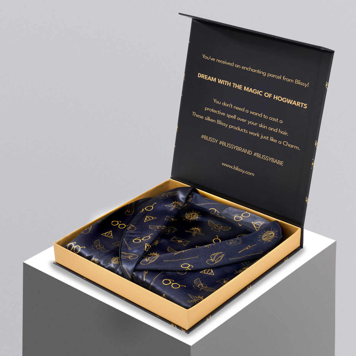 Blissy Harry Potter™ Wizarding World Icons Classic Robe – 22 Momme Mulberry Silk, 100% Silk