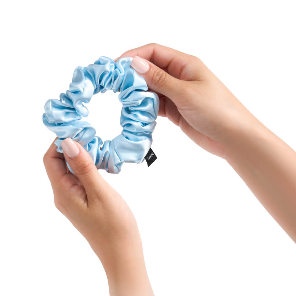 Blissy Sky Blue Blissy Scrunchies Lifestyle – Mulberry Silk