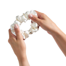 Load image into Gallery viewer, Blissy Pearl Scrunchies - White