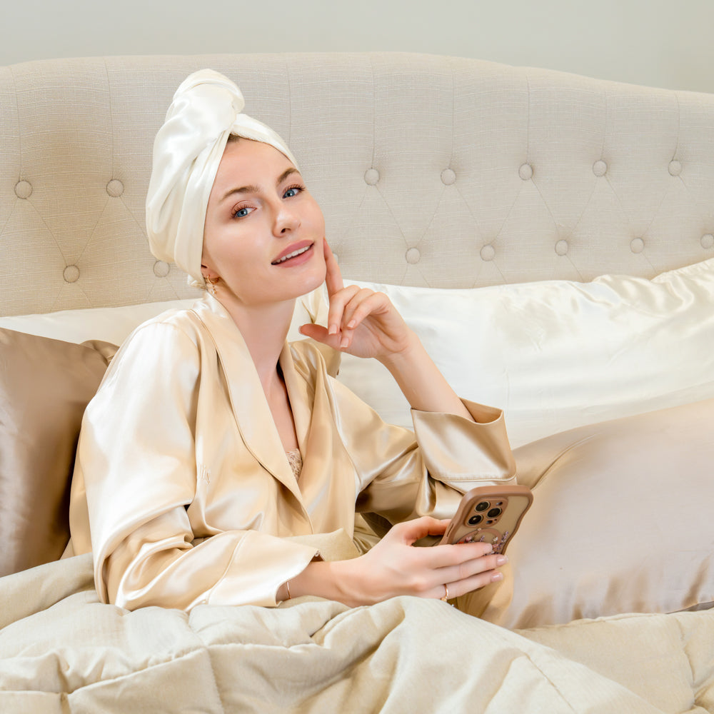 Blissy White Reversible Towel – 22 Momme Mulberry Silk, 100% Silk – Lifestyle