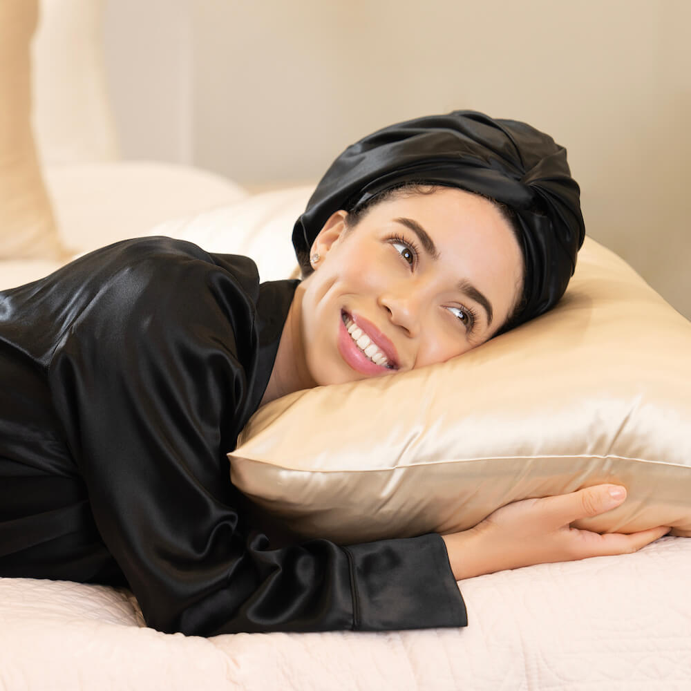 Blissy Black Blissy Bonnet Lifestyle – Mulberry Silk