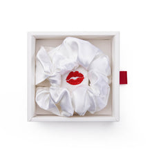 Load image into Gallery viewer, Blissy Tail Scrunchie - Marilyn Monroe™