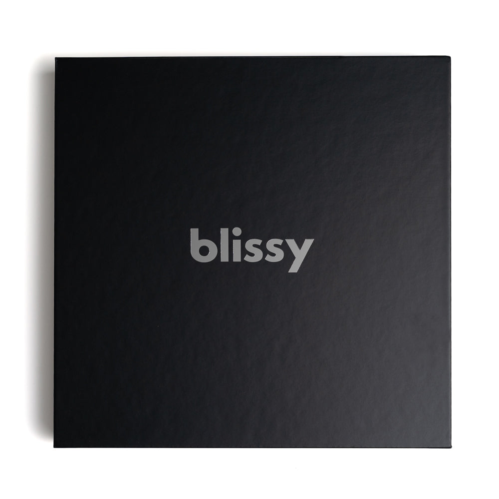 Blissy King Tie-Dye Blissy Dream Set Lifestyle – Mulberry Silk
